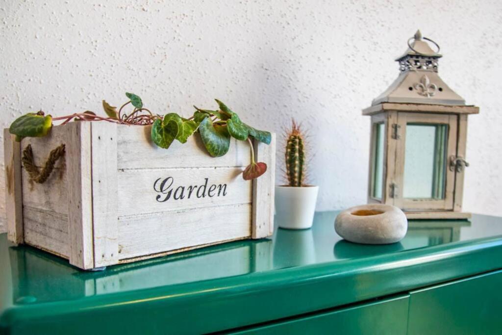 Bright 7th Floor With Balcony & View Appartamento