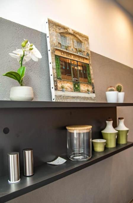 Bright 7th Floor With Balcony & View Апартаменти